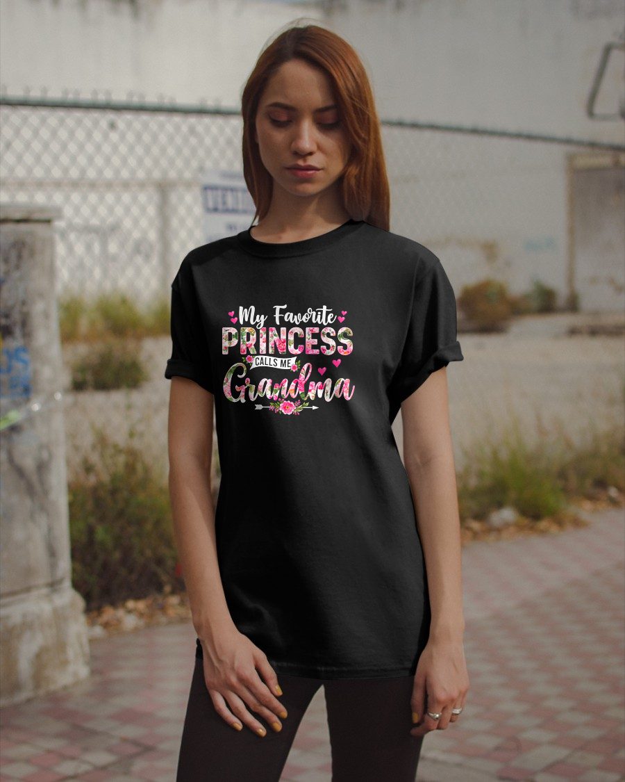 My Favorite PRINCESS CALLS ME Grandma - GRANDMA T-SHIRT - NTTD00 (SKU2608-277)