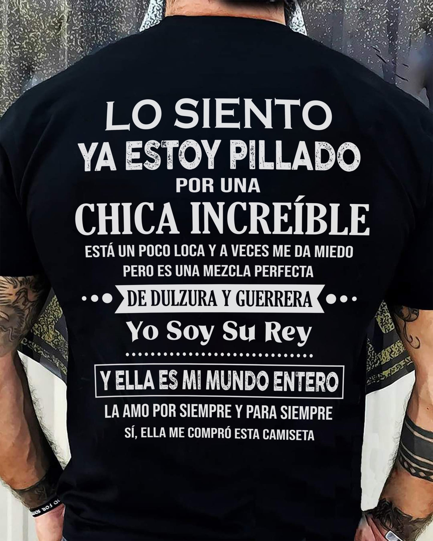 CAMISETA GRACIOSA ESTOY PILLADO POR UNA MUJER INCREÍBLE – EL JUBILADO MÁS SEXY DE LA ZONA - REGALO DE CUMPLEAÑOS PARA HOMBRES / MUJERES - NTTD00sp (SKU04-112-00)