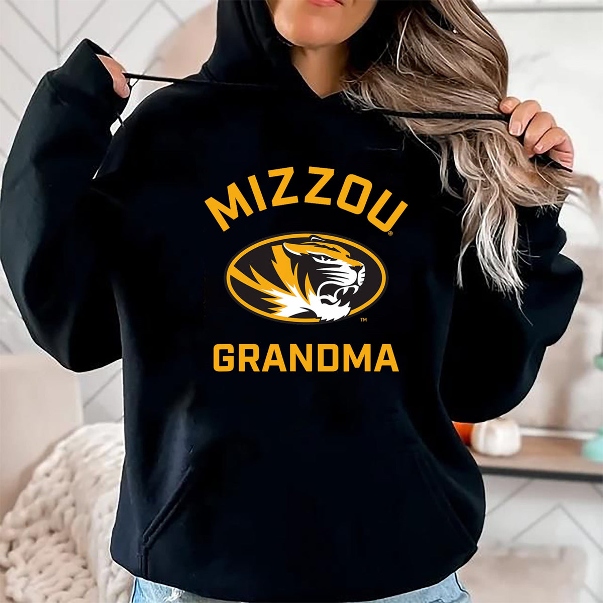 Best Grandma Shirt, Proud Grandma Unisex T-Shirt/Hoodie/Sweatshirt HLT00 - University of Missouri Mizzou Tigers Arched Grandma T-Shirt