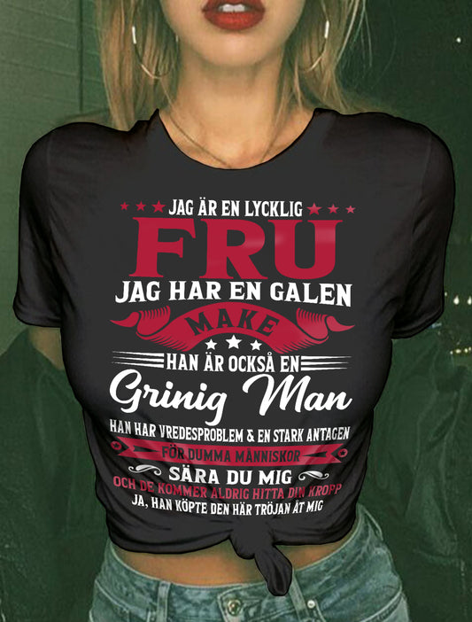 PERFEKT PRESENT – ROLIG T-SHIRT FÖR MIN LYCKLIGA FRU FRÅN HENNES MAKE - NTTD00swd (SKU10-157)