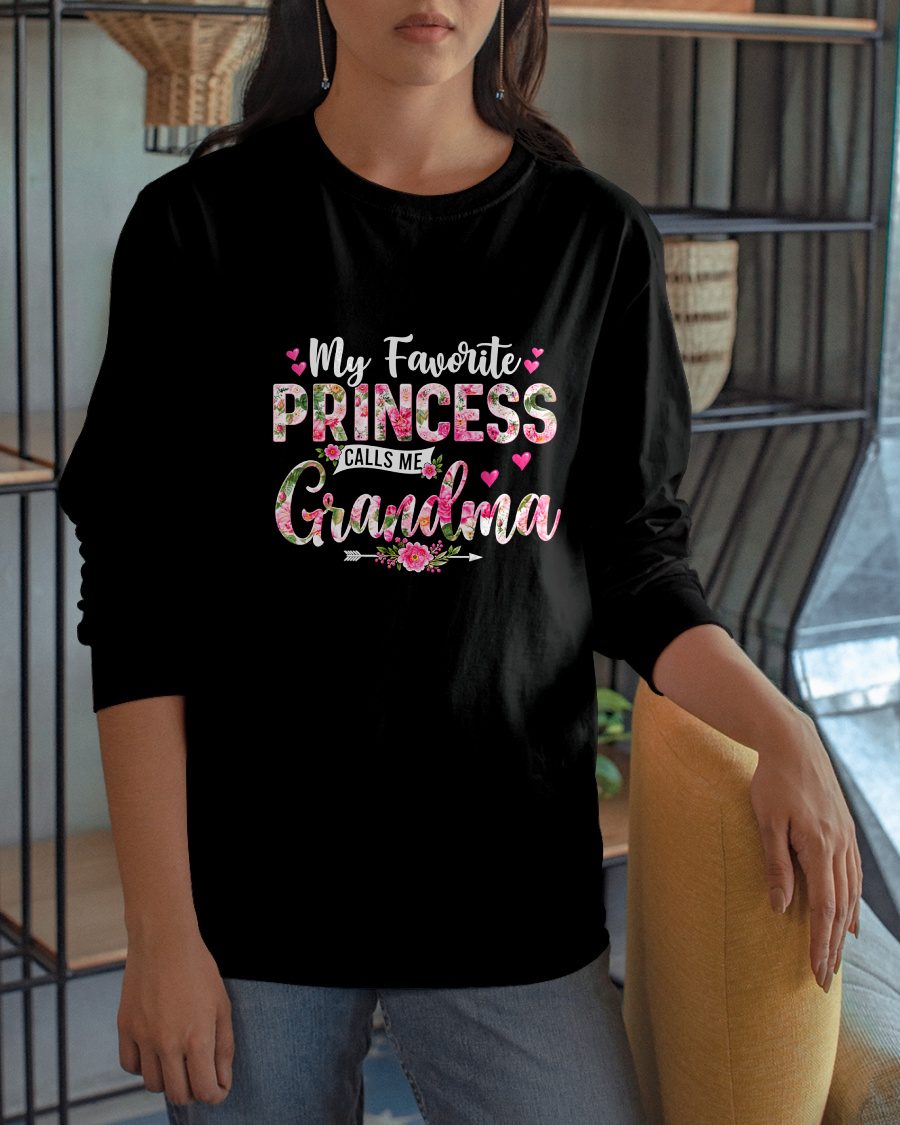 My Favorite PRINCESS CALLS ME Grandma - GRANDMA T-SHIRT - NTTD00 (SKU2608-277)