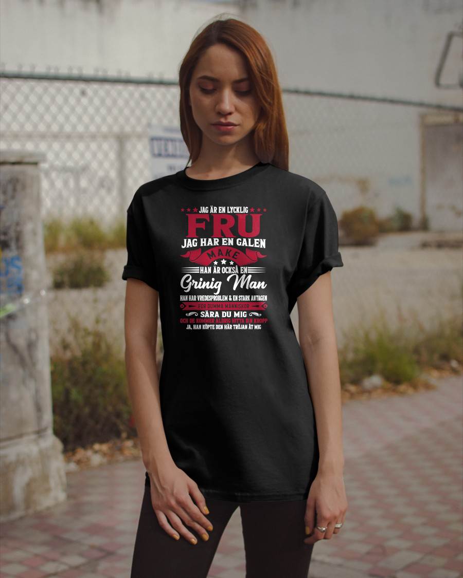 PERFEKT PRESENT – ROLIG T-SHIRT FÖR MIN LYCKLIGA FRU FRÅN HENNES MAKE - NTTD00swd (SKU10-157)