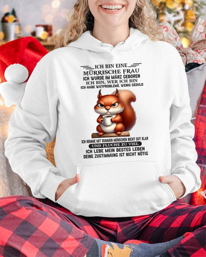 MÄRZ – MÜRRISCHE FRAU – GEBURTSTAGS-T-SHIRT FÜR FRAUEN - NTTD03 (SKU2605-251-03)