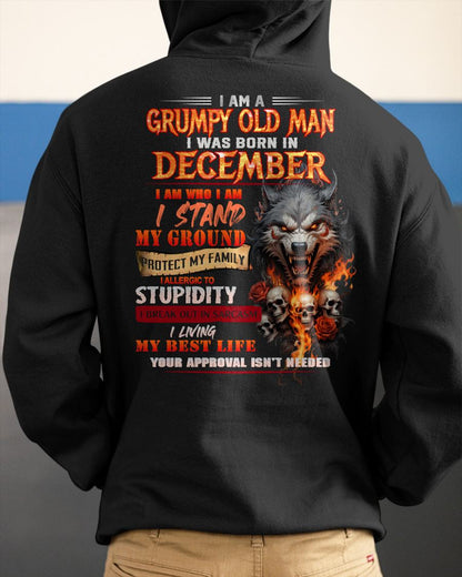 DECEMBER - GRUMPY OLD MAN - BIRTHDAY T-SHIRT FOR MEN - NTTD12 (SKU26T-01132-12)