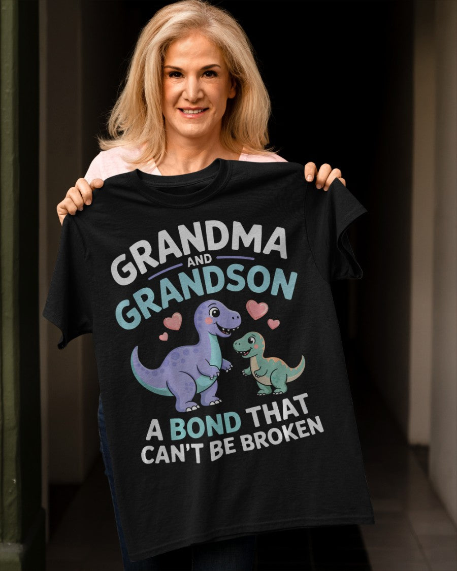 GRANDMA AND GRANDSON A BOND THAT CAN'T BE BROKEN DINOSAUR UNISEX T-SHIRT NTTD00 (SKU-GMS4)
